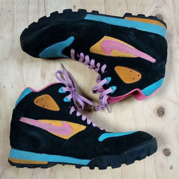 Nike ACG Caldera Neon Color Block Hiking Boots Shoes - Picture 2 of 6